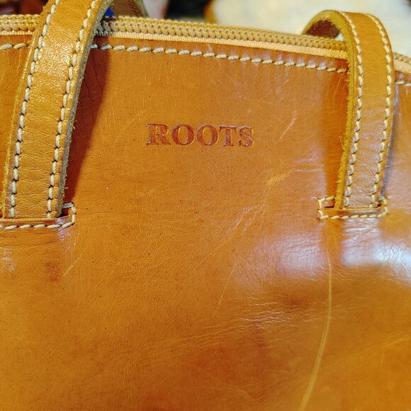 Roots Caramel Leather Shoulder Bag - Picture 7 of 16